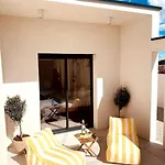 Moderne Entre Centre Et Nature נים
